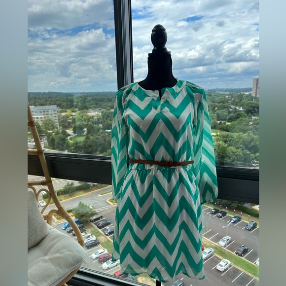 My Michelle Chevron Pattern Dress Size S/M - Picture 3 of 12